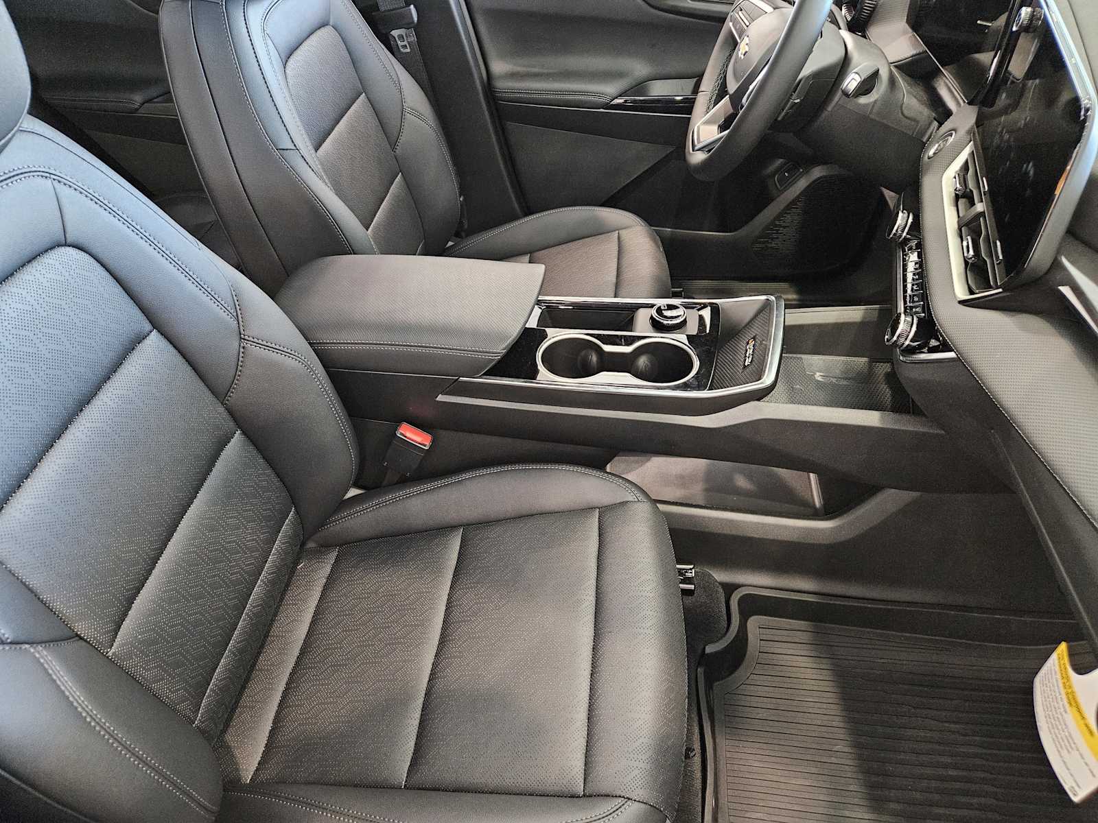 2026 Chevrolet Equinox photo 9