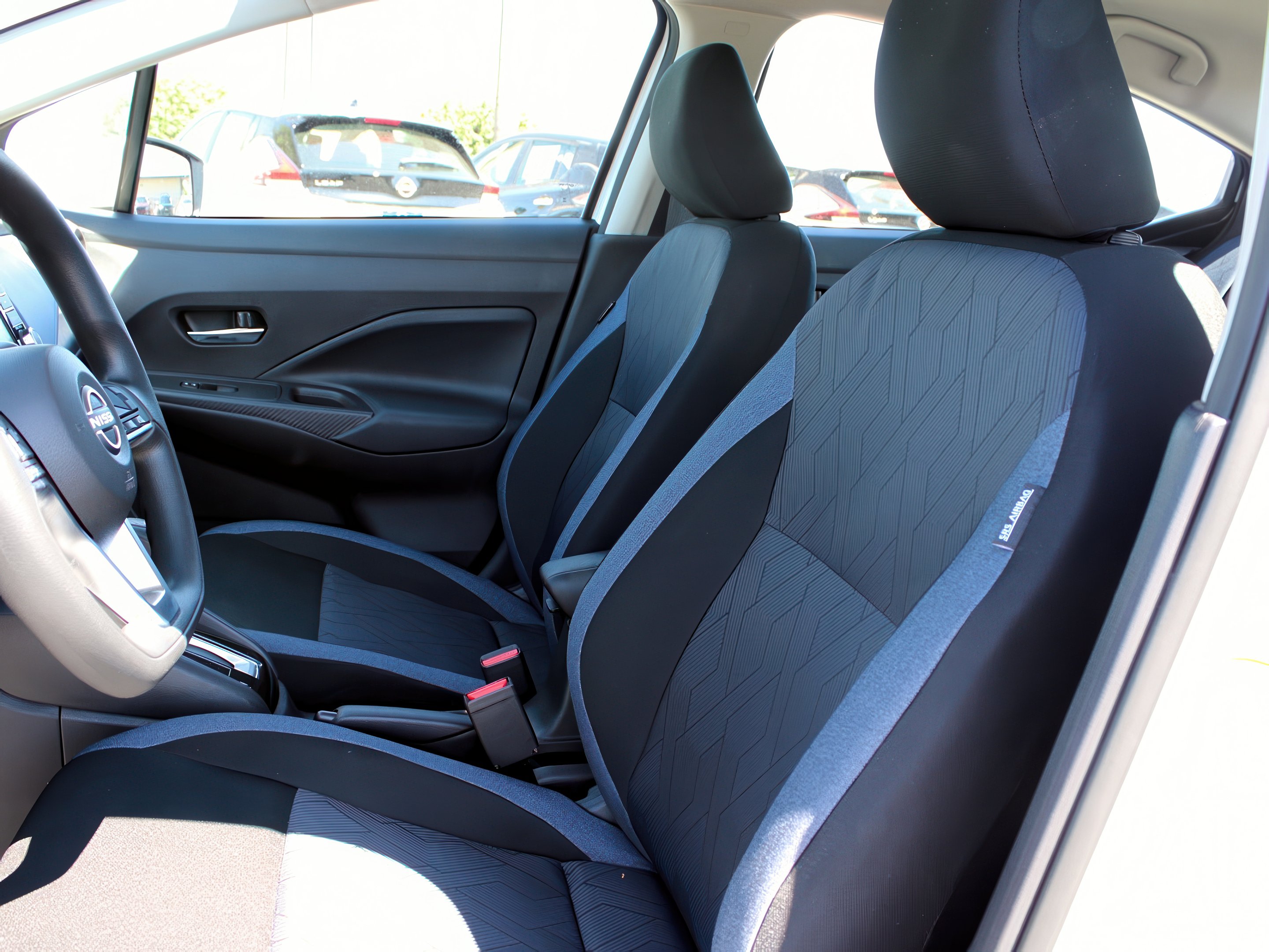 2025 Nissan Versa SV photo 10