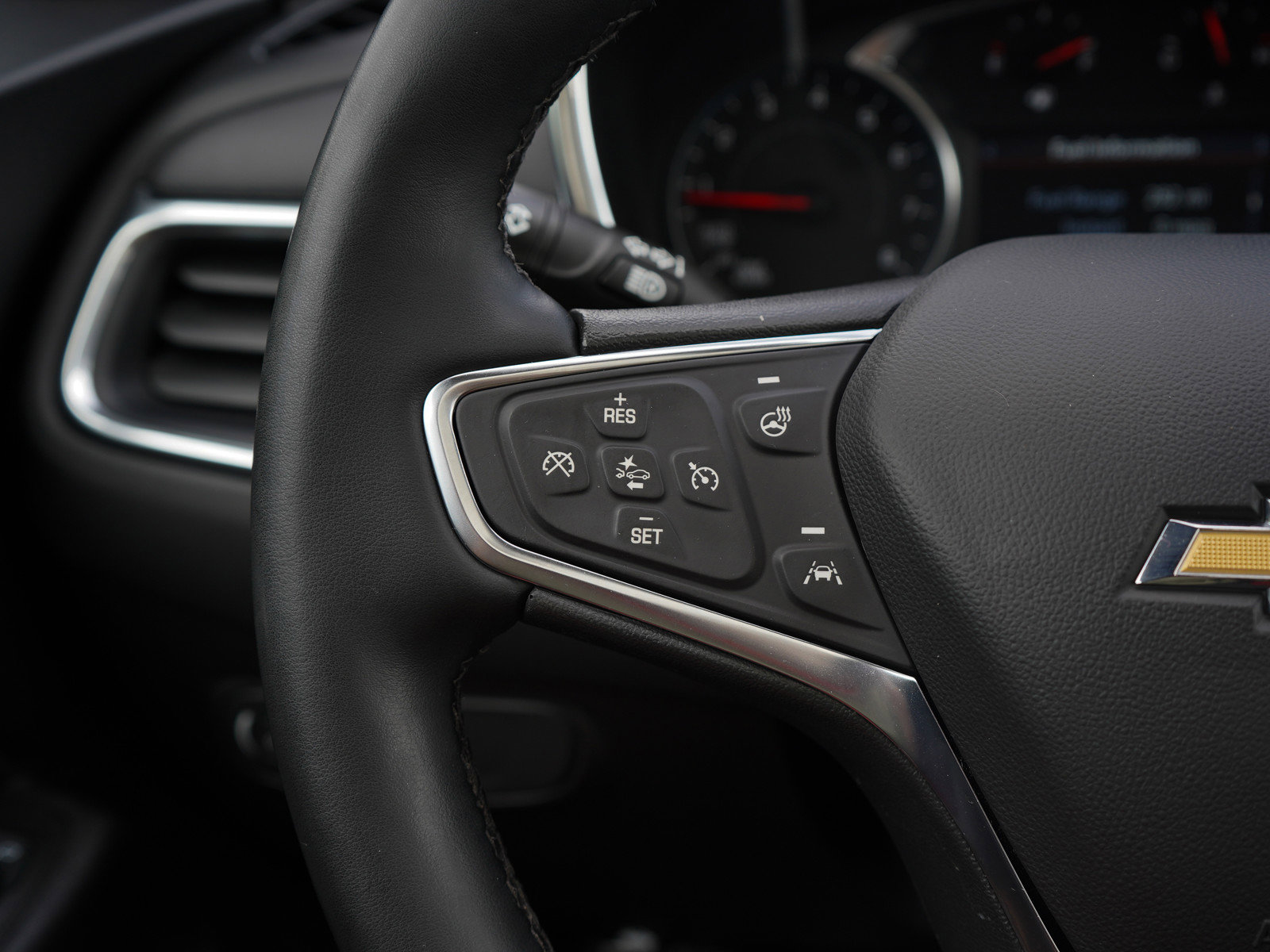 2024 Chevrolet Equinox LT photo 23