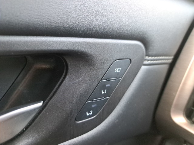 2024 Nissan Pathfinder Platinum photo 18