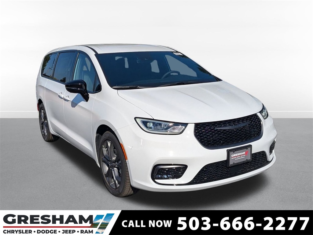 2026 Chrysler Pacifica Select's photo