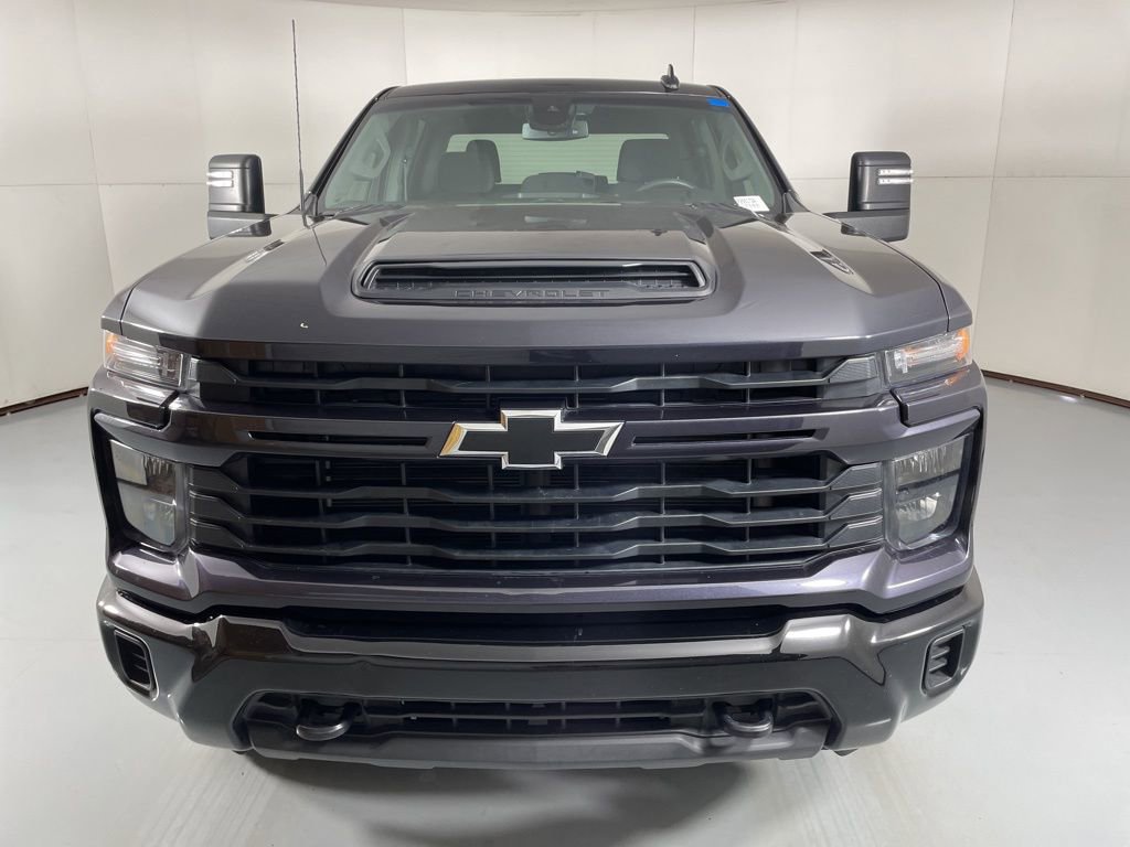 2024 Chevrolet Silverado Custom photo 3