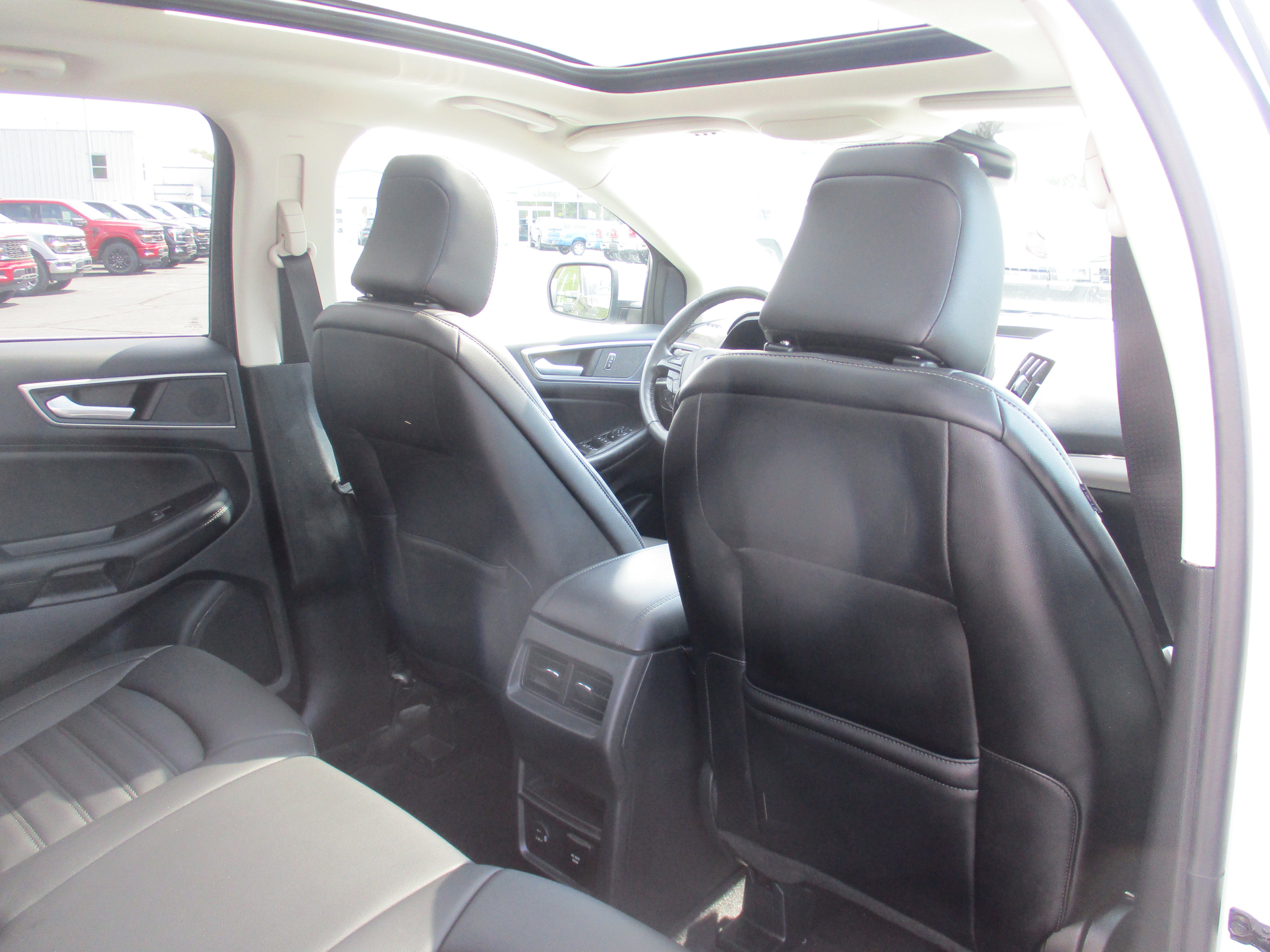 2022 Ford Edge SEL photo 19