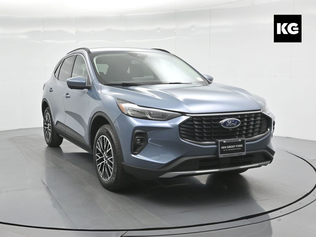 2025 Ford Escape PHEV's photo
