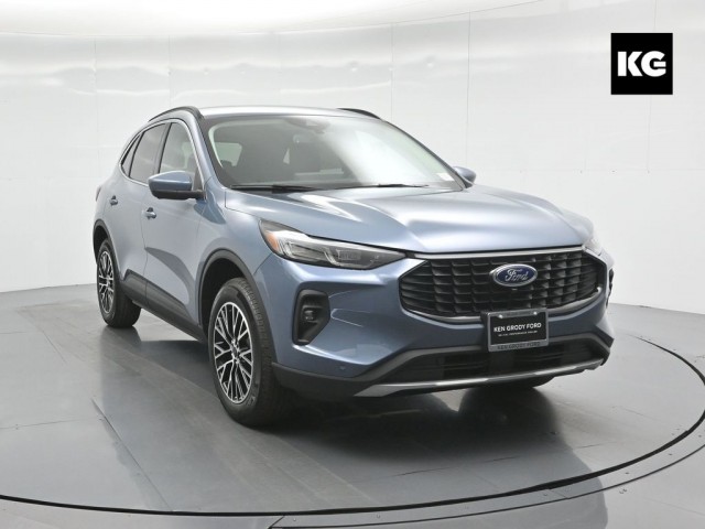 2025 Ford Escape PHEV's photo