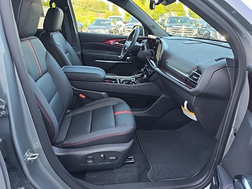 2025 Chevrolet Traverse RS photo 29