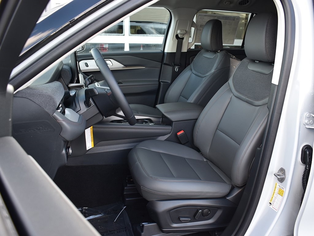 2026 Ford Explorer photo 4