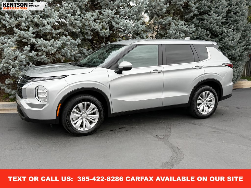 2025 Mitsubishi Outlander ES