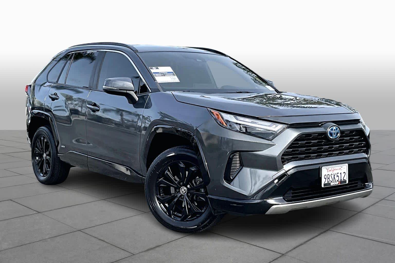 Used 2022 Toyota RAV4 SE with VIN JTM16RFV4ND058638 for sale in Kansas City