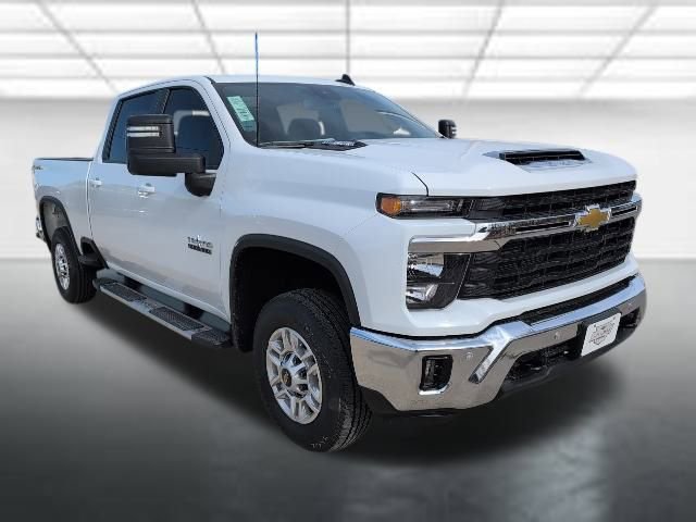 2025 Chevrolet Silverado HD LT's photo