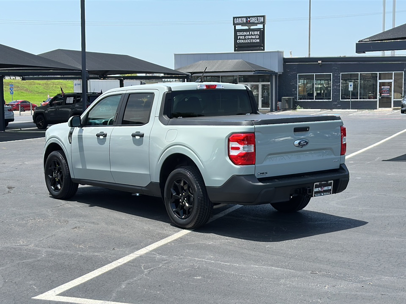 2022 Ford Maverick XLT photo 2
