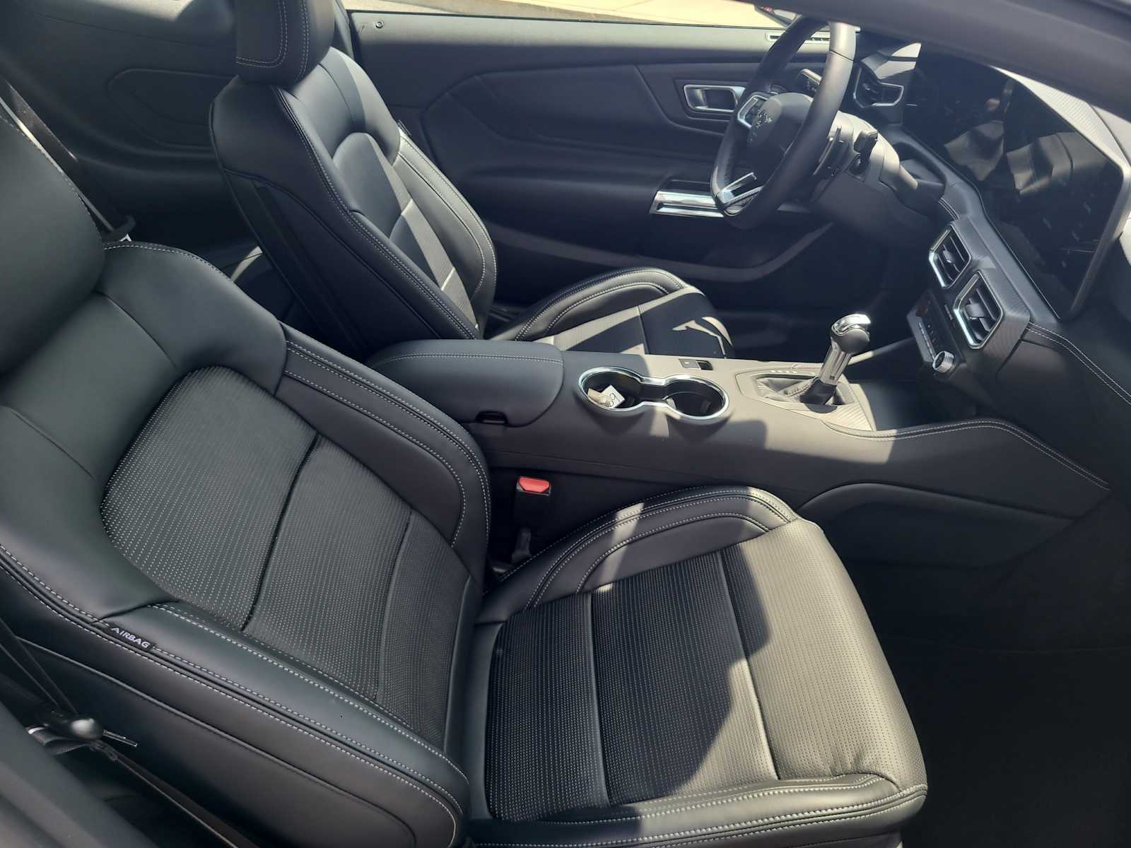 2025 Ford Mustang GT Premium photo 25