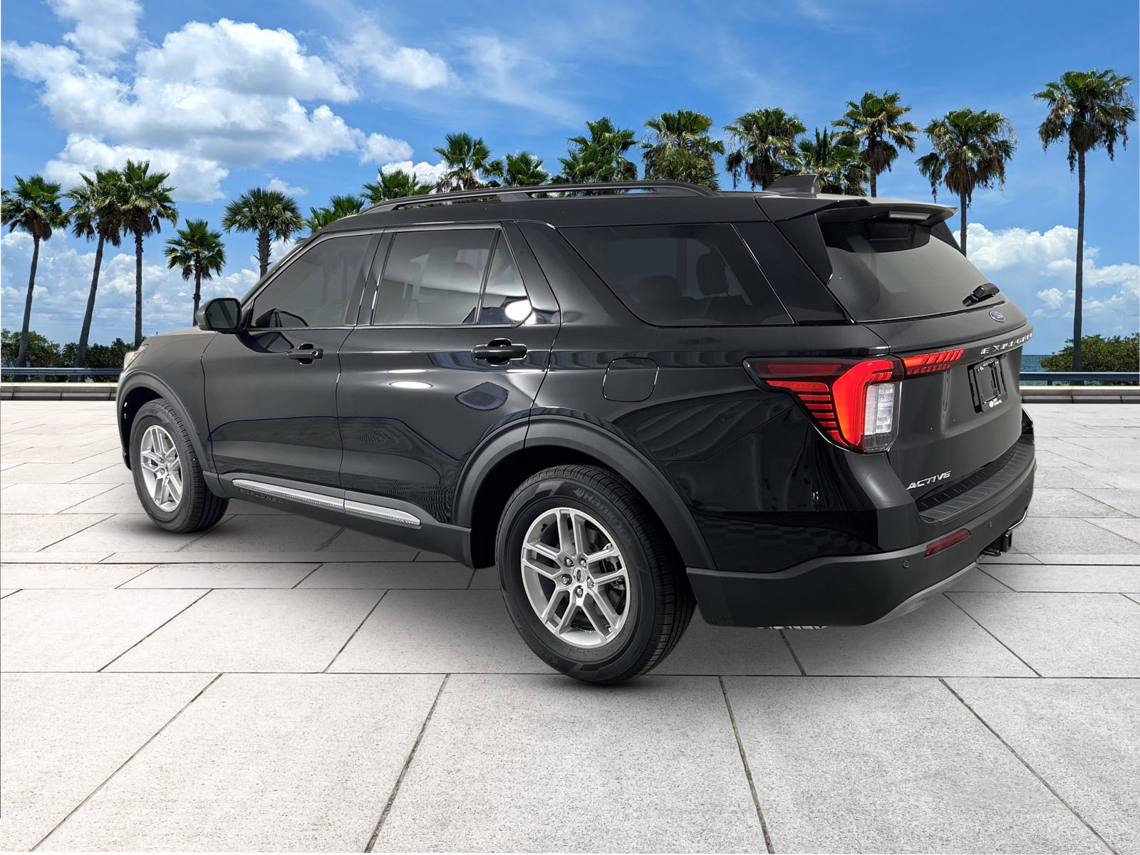 2025 Ford Explorer photo 4