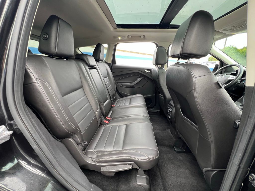 2015 Ford Escape Titanium photo 24
