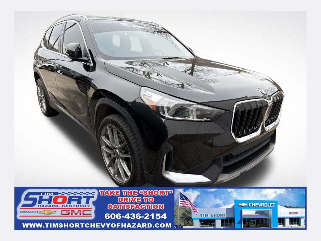 2023 BMW X1 28i's photo