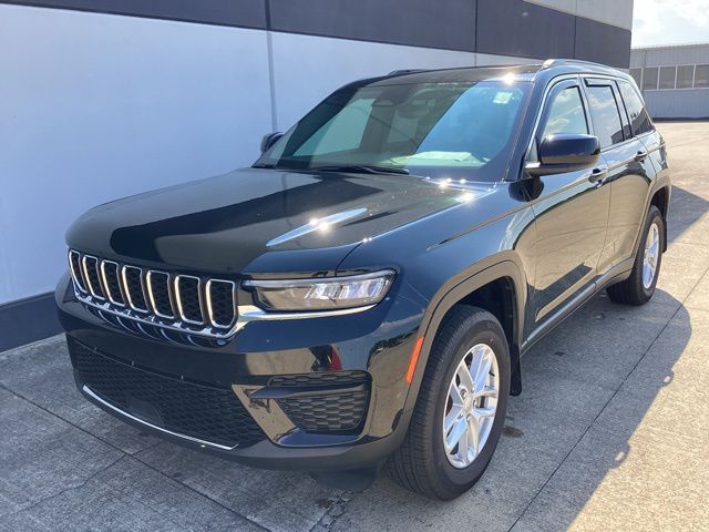 2024 Jeep Grand Cherokee Laredo X photo 2