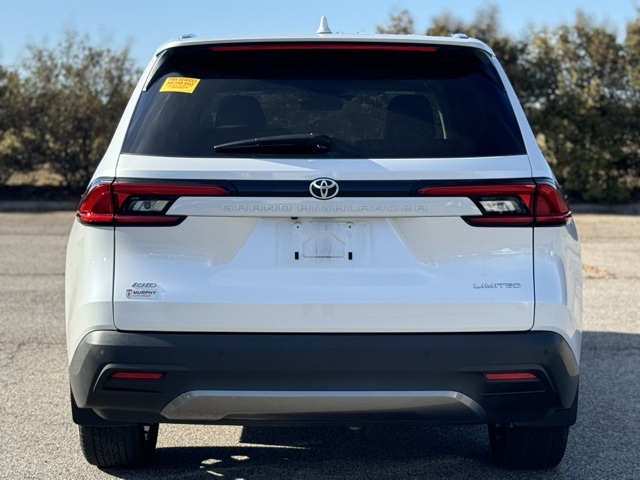 2024 Toyota Grand Highlander Limited photo 4