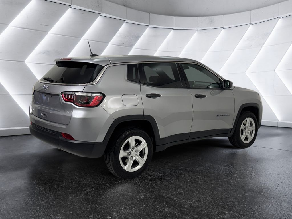 2023 Jeep Compass Sport photo 2