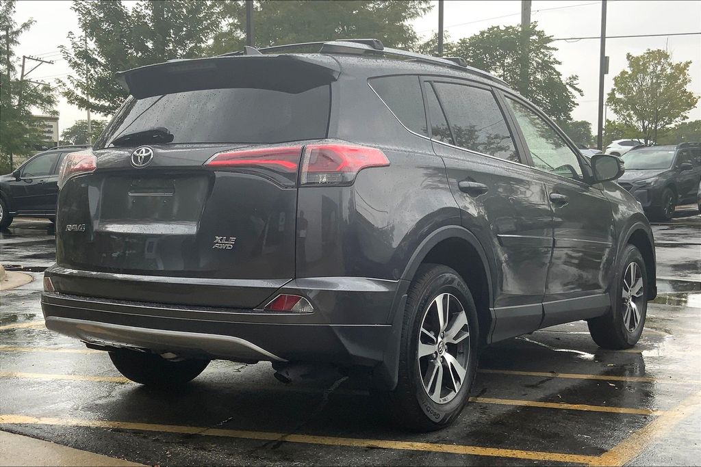 2017 Toyota RAV4 XLE photo 12
