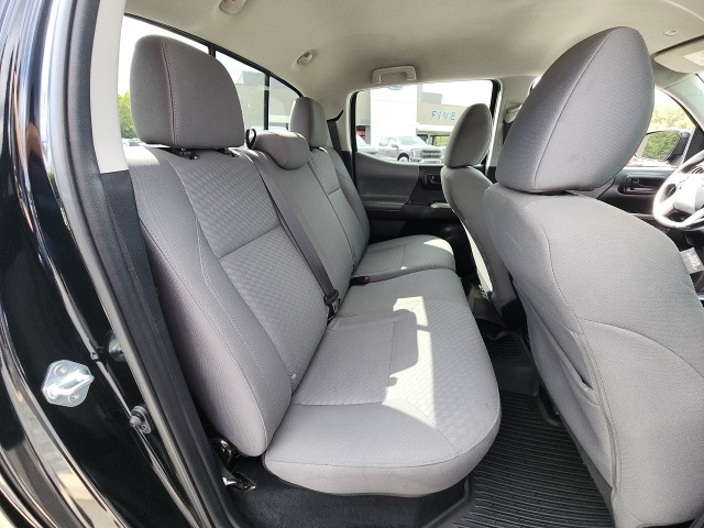 2022 Toyota Tacoma SR5 V6 photo 24