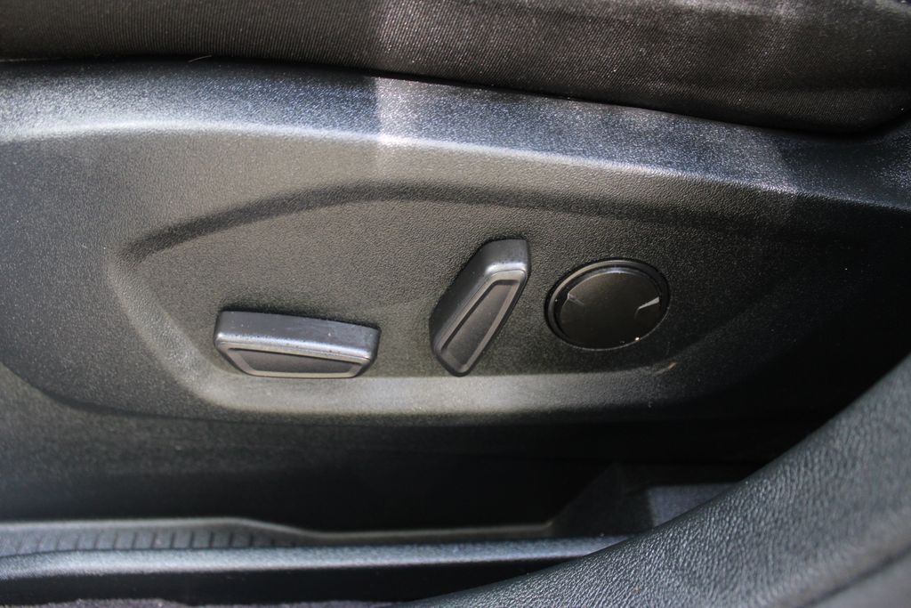 2020 Ford Edge SE photo 25
