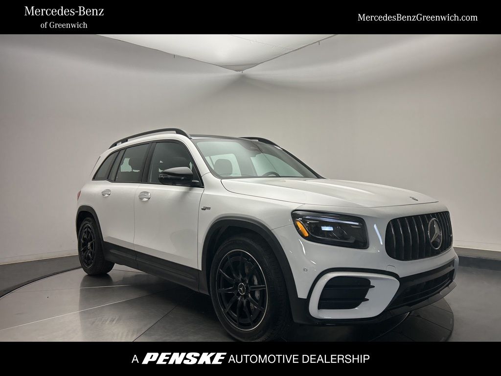 2026 Mercedes-Benz GLB AMG GLB 35's photo