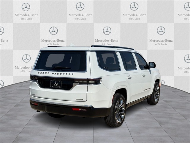 2023 Jeep Grand Wagoneer III photo 3