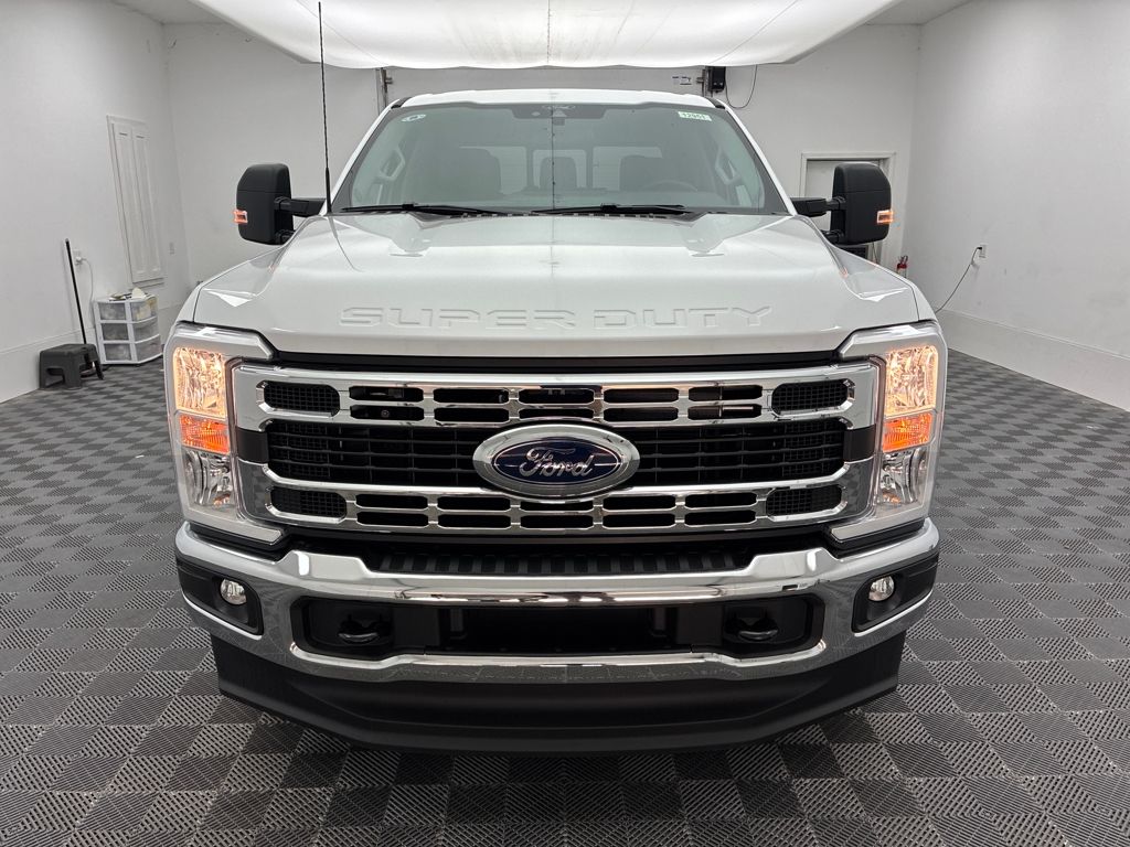2026 Ford F-250 photo 2