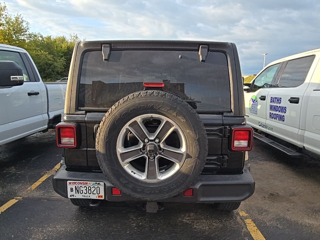 2022 Jeep Wrangler Unlimited Sahara photo 6