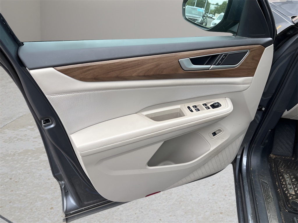2024 Volkswagen Atlas SE Technology photo 18