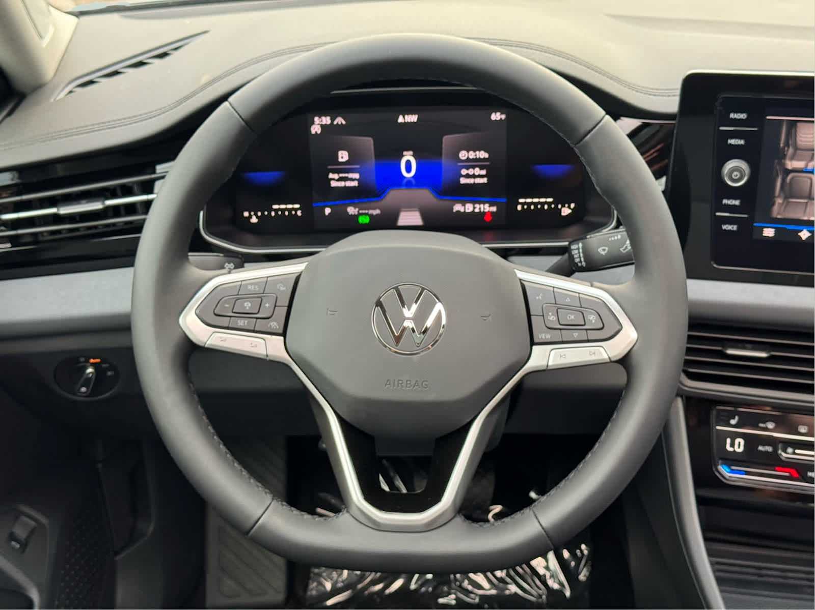 2025 Volkswagen Jetta SE photo 30