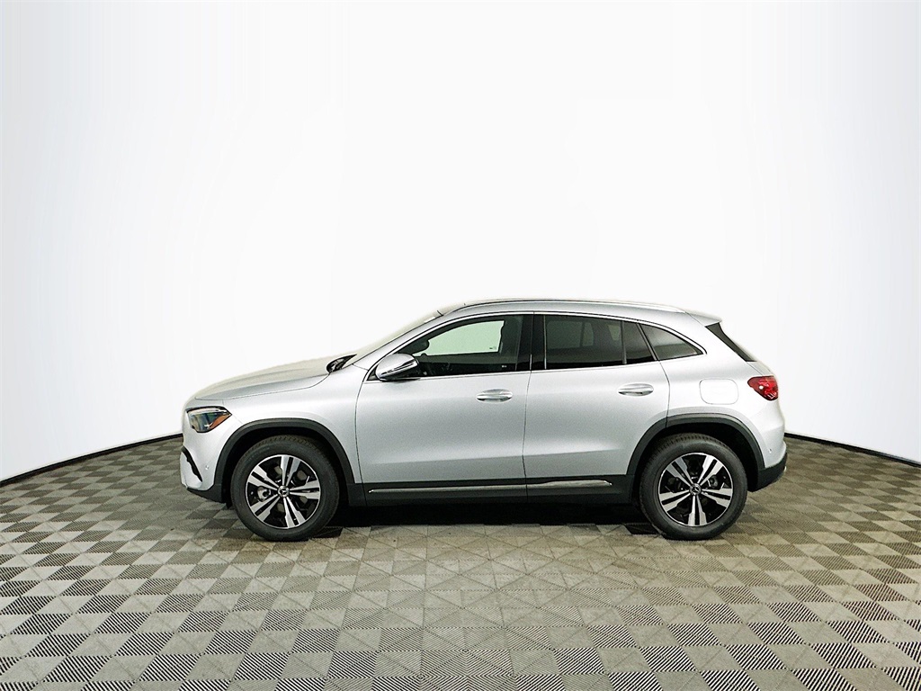 2026 Mercedes Benz GLA 250 4MATIC photo 3