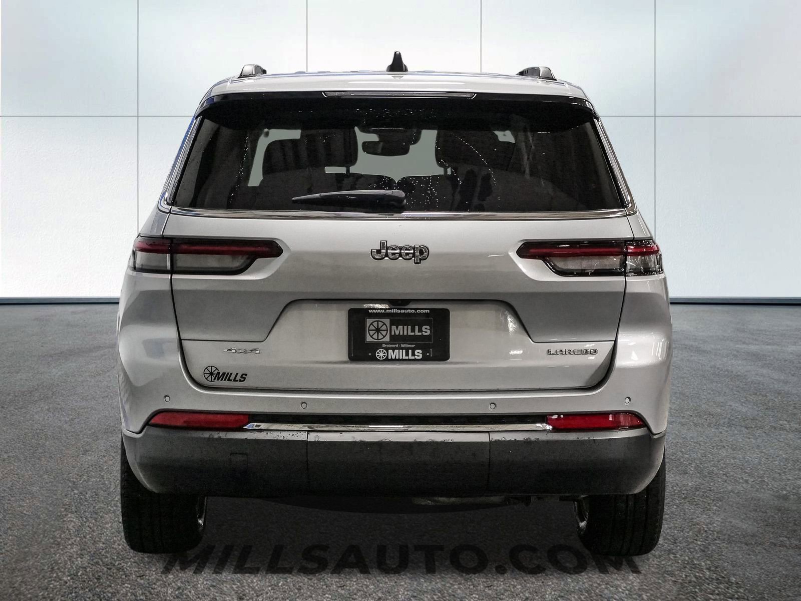 2023 Jeep Grand Cherokee Laredo Altitude photo 6
