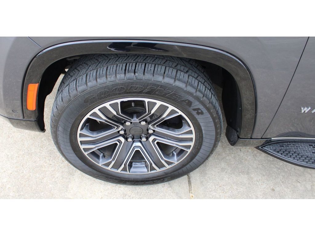 2023 Jeep Wagoneer Series II photo 3