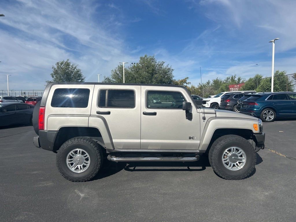 2007 Hummer H3 Base photo 3