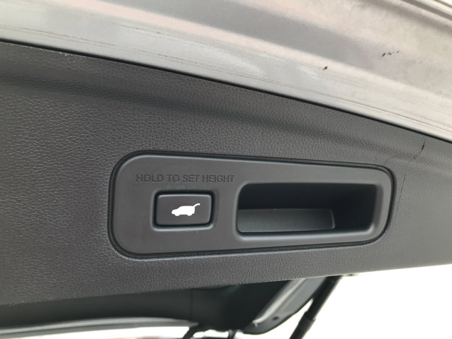 2023 Acura MDX SH-AWD Advance photo 25