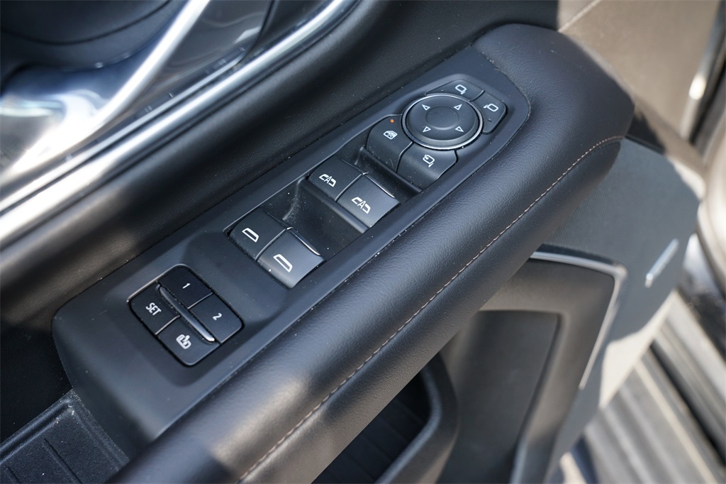 2021 Chevrolet Suburban High Country photo 16