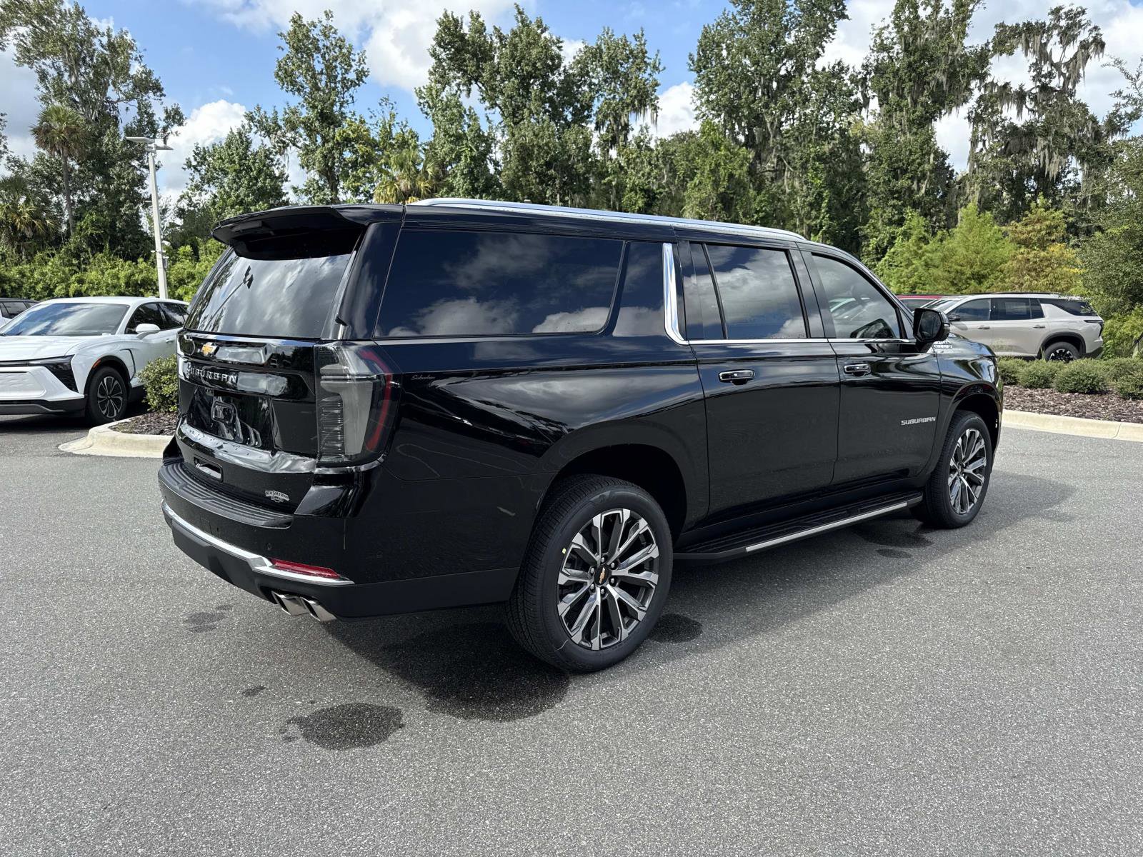 2026 Chevrolet Suburban High Country photo 3