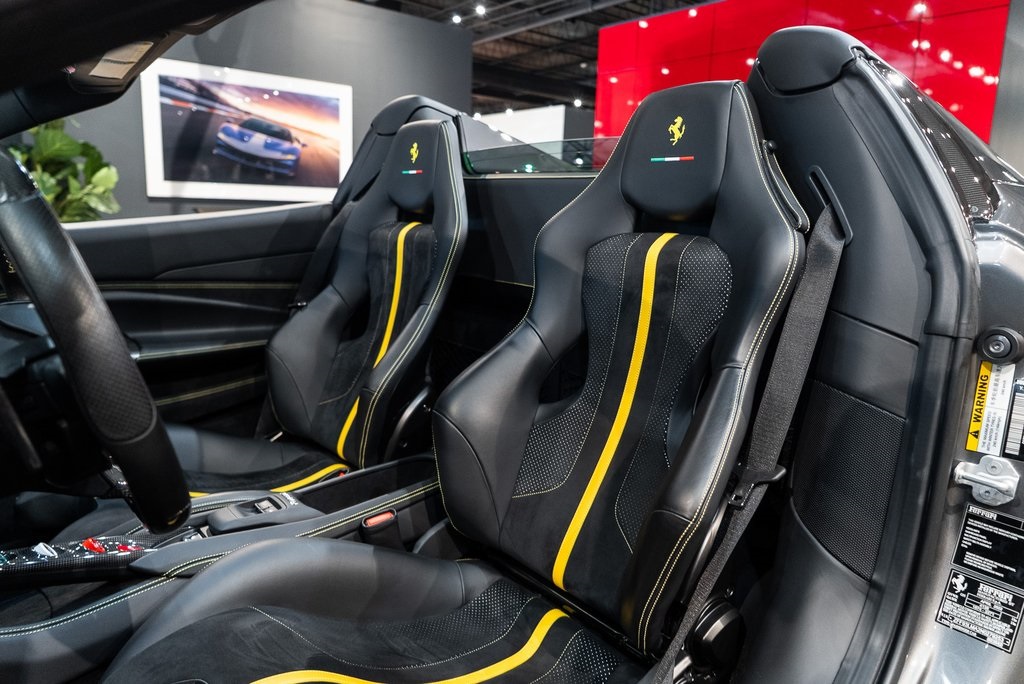 2022 Ferrari F8 Spider Base photo 4