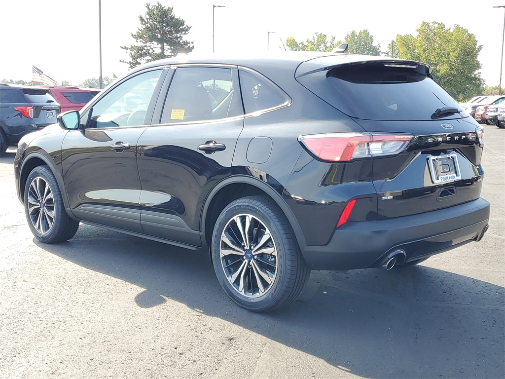 2022 Ford Escape SE photo 4
