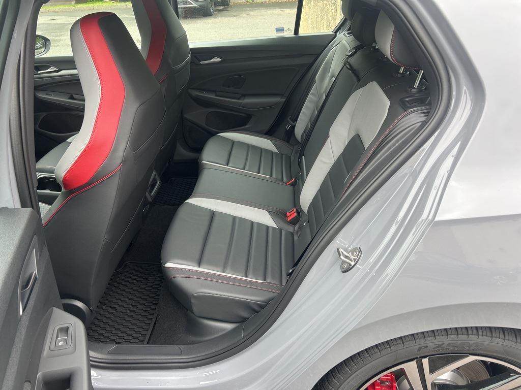 2025 Volkswagen Golf GTI SE photo 14