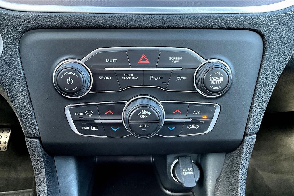 2019 Dodge Charger R/T photo 16