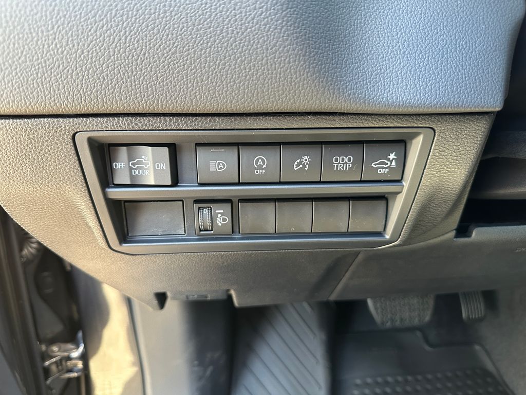 2026 Toyota Tundra Limited CrewMax photo 19