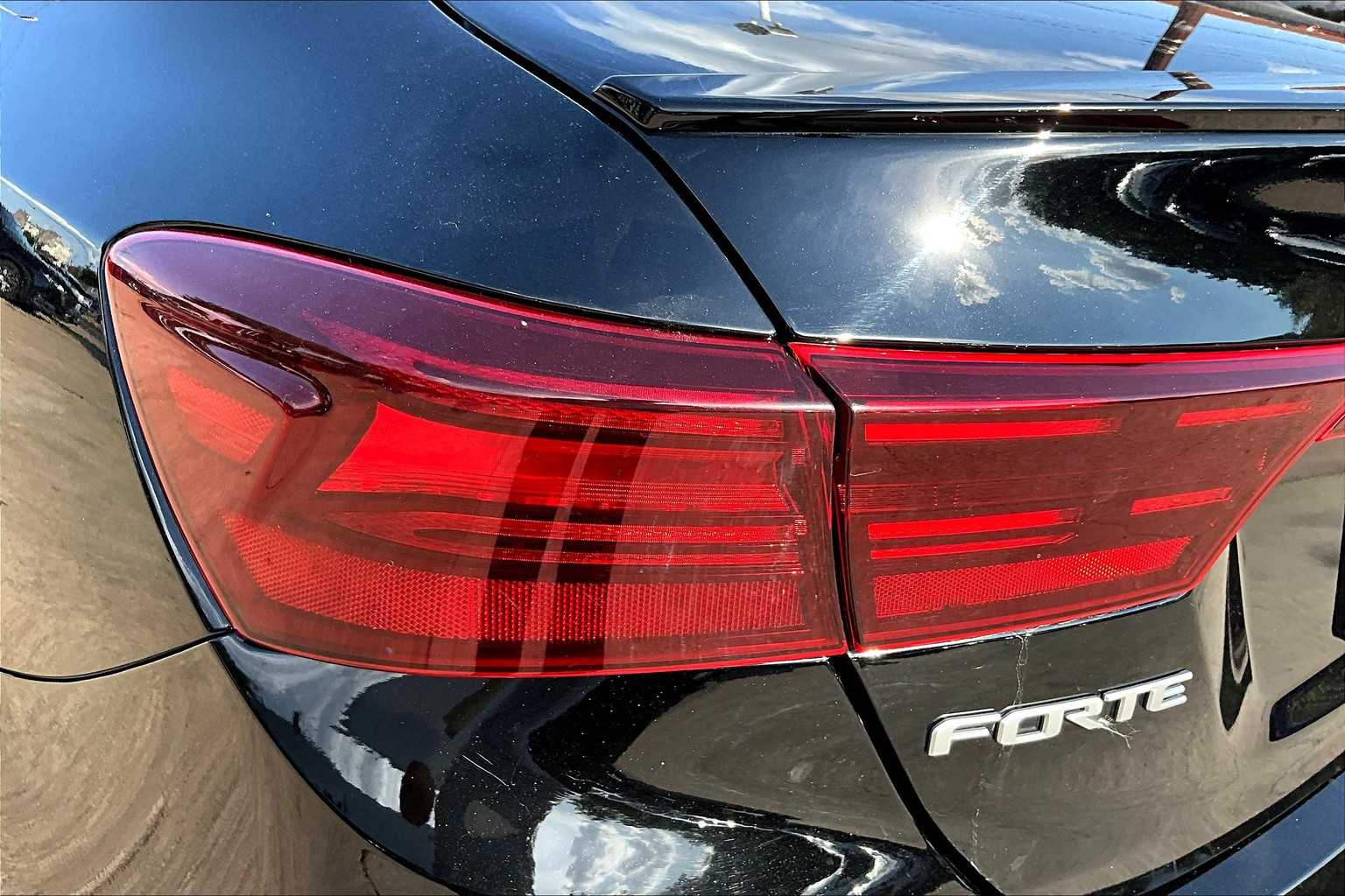 2024 Kia Forte GT-Line photo 26