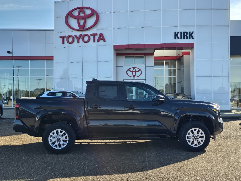 2025 Toyota Tacoma SR5's photo