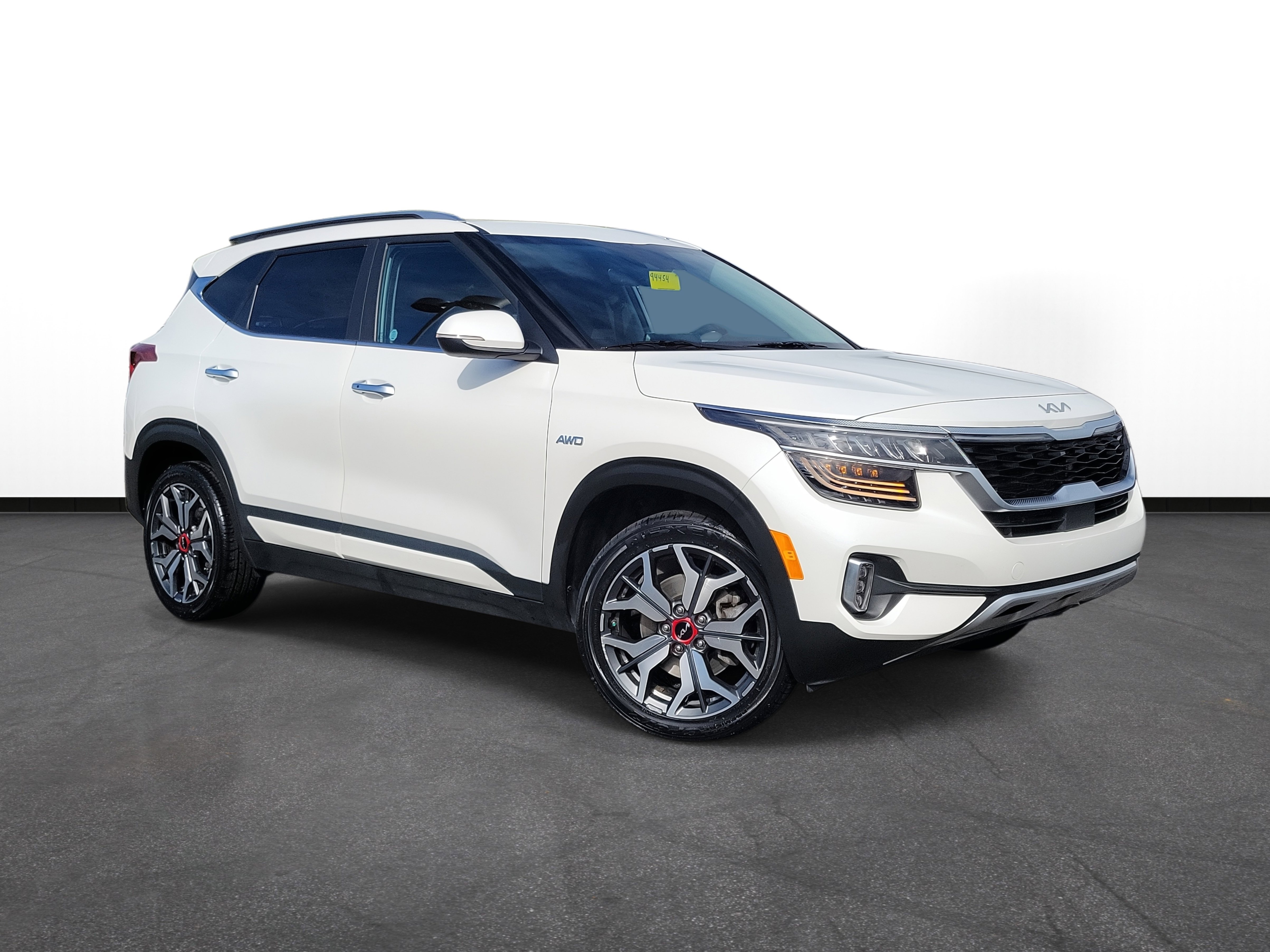 2023 Kia Seltos SX's photo