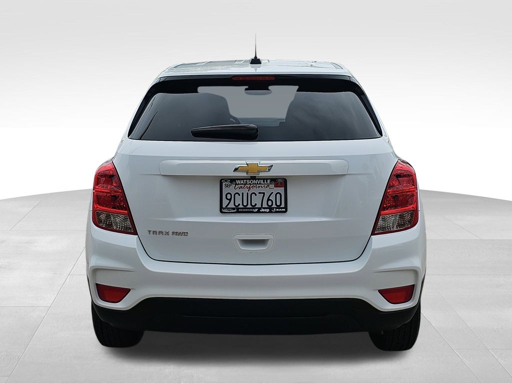 2022 Chevrolet Trax LS photo 4