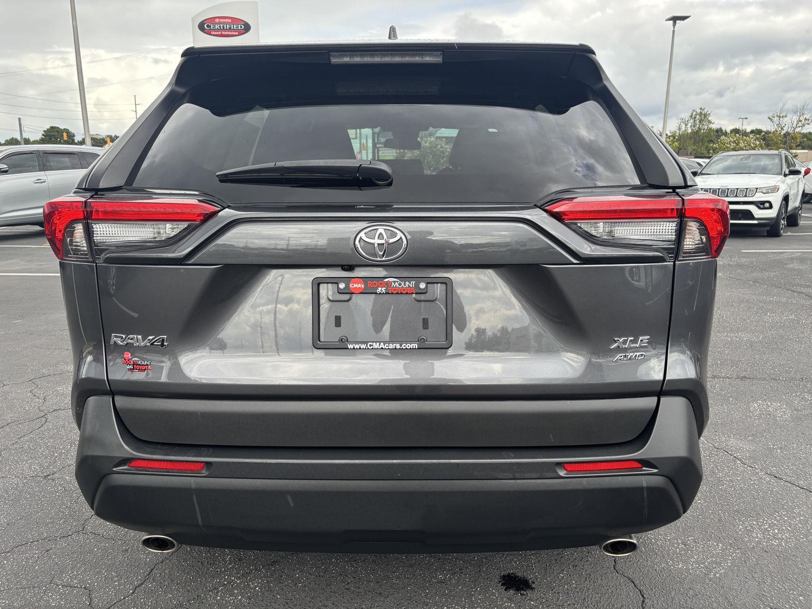 2023 Toyota RAV4 XLE photo 6