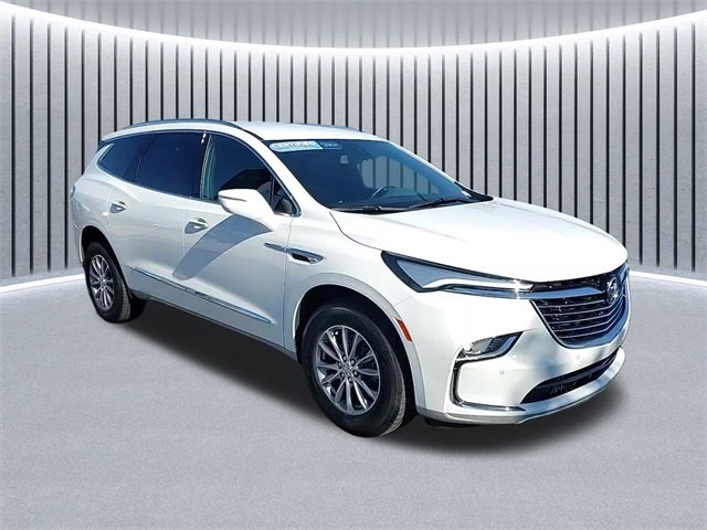 2024 Buick Enclave Essence's photo
