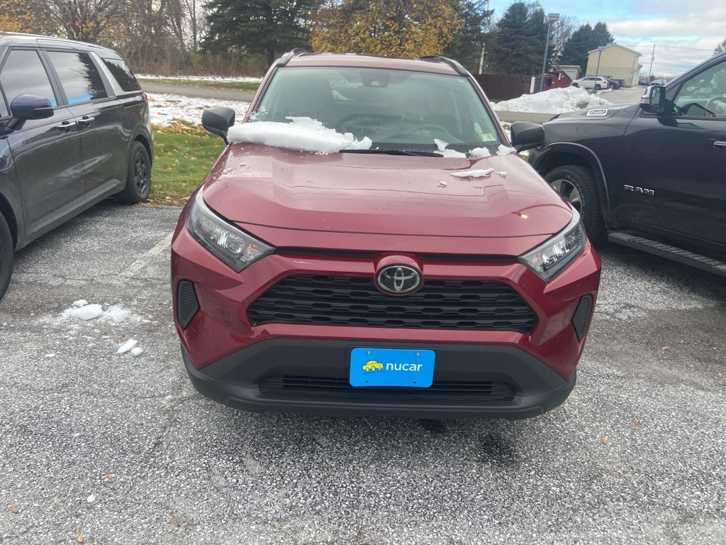 2019 Toyota RAV4 LE photo 2